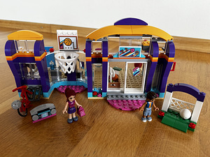 LEGO® Friends Heartlake Sports Center 41312 (2 foto / 8)