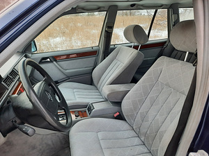 MB W124 T E220 1995a (9 foto / 12)