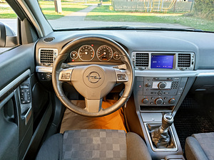 Opel Vectra Facelift (10 фото из 15)