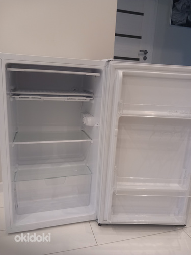 Холодильник Hisense RR121D4AWF (фото #2)