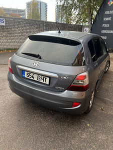 Honda civic 1.7 (3 foto / 8)