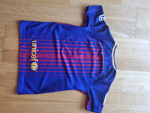 Barcelona FC t-särk 128-137 (3 foto / 3)