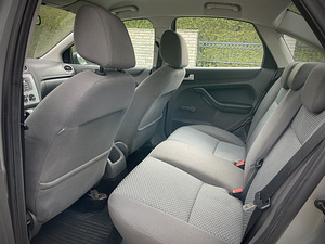 Ford Focus II 2007 (8 foto / 11)