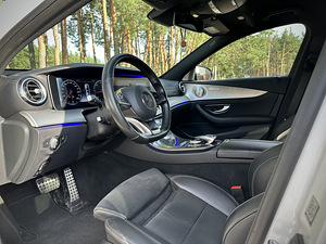 Mercedes-Benz e220d AMG line (7 foto / 10)