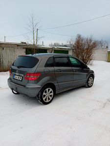 Mercedes Benz B class CNG 2010 (4 фото из 13)