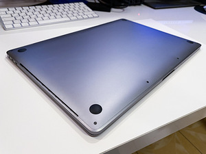 MacBook Pro 15 2017, i7 2,9 Ghz, 16Gb, Radeon 560 4Gb (5 foto / 5)