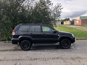 Toyota Land Cruiser (2 foto / 7)