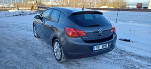 Opel astra (4 фото из 12)