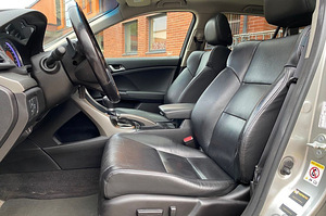 Honda Accord TOURER 2.4 148kW (6 foto / 11)