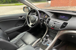 Honda Accord TOURER 2.4 148kW (7 foto / 11)