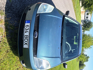 Ford Fiesta 1,3 2002 (2 foto / 8)