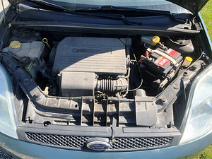 Ford Fiesta 1,3 2002 (8 foto / 8)