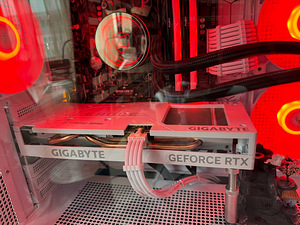Gigabyte Geforce RTX 4060 eagle oc ICE 8GB (1 foto / 3)