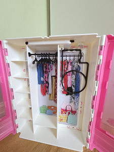 Шкаф для одежды Barbie (2 фото из 3)