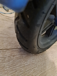 UUS Xiaomi mi essential (6 foto / 8)