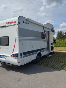 Müüa matkaauto (5 foto / 10)