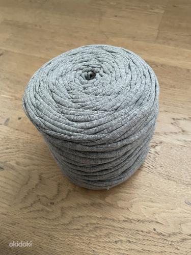 Продам 4 рулона серой вязаной ленты (фото #2)