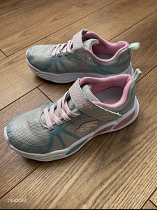 Продам кроссовки Skechers #34 (2 фото из 2)