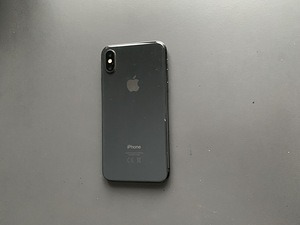 iPhone X 256 ГБ (2 фото из 2)