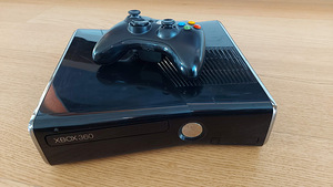 Microsoft Xbox 360 slim 250 ГБ + Kinect + 14 игр xbox360 (1 фото из 6)