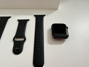 Apple Watch Series 5 44mm GPS Space Grey (4 foto / 7)