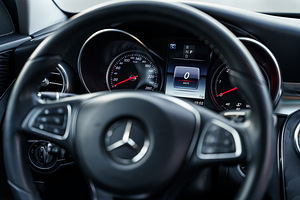 Mercedes-Benz C 250 (15 foto / 15)