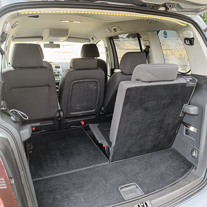 Volkswagen Touran (10 foto / 10)
