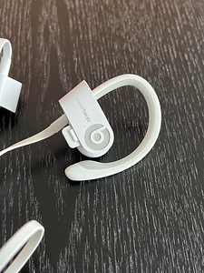 Beats powerbeats Наушники (2 фото из 2)