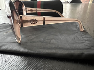 Очки Gucci (2 фото из 3)