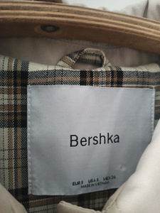 Bershka trentš S-M (2 foto / 3)
