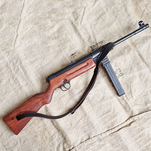 Püstolkuulipilduja MP41 + nahkrihm. Koopia (2 foto / 2)