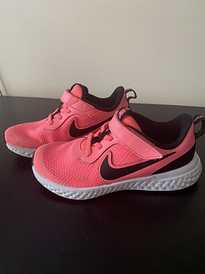 31 tossud (nike) (1 foto / 1)
