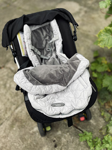 Doona+ turvahäll/jalutuskäru isofix alusega (4 foto / 8)