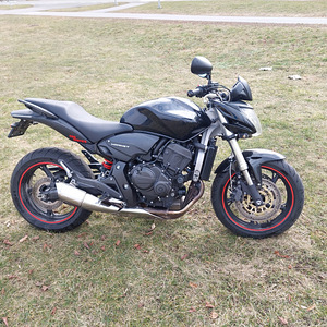 Продается Honda Hornet (6 фото из 8)