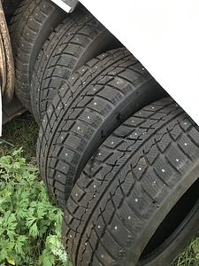 235/70r16 106t (2 foto / 6)