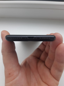 iPhone SE 2020 256 GB must. (5 foto / 7)