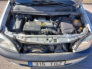 Opel Zafira 2.0 74 kw 2005 (7 foto / 9)