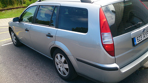 Ford Mondeo 1,8 81 kw 2007 (2 foto / 8)