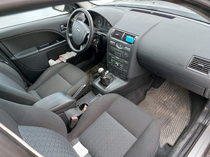 Ford Mondeo 1,8 81 kw 2007 (9 foto / 10)