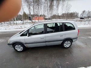 Opel Zafira 2.0 74 kw 2005 (2 foto / 10)