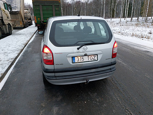 Opel Zafira 2.0 TD 74 kw 2005 (3 foto / 10)