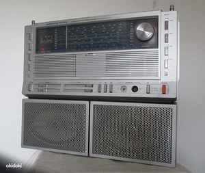 Nõukaaegne kõrgklassi transistorraadio Leningrad-015 (1 foto / 3)