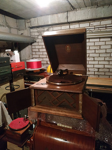 Antiikne grammofon Odeon