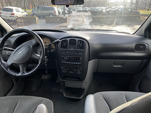 Chrysler Grand Voyager (6 foto / 8)