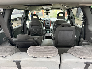 Chrysler Voyager 2.8 D. Автомат (5 фото из 9)