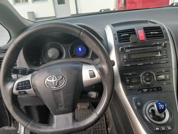 Toyota auris 1.8 гибрид 73квт (фото #8)