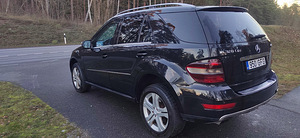 Mercedes Benz ML 320CDi 4 Matic (3 foto / 15)