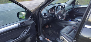 Mercedes Benz ML 320CDi 4 Matic (9 foto / 15)