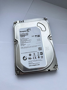 Seagate 1TB HDD 3.5" 7200RPM [ST1000DM003] (1 foto / 2)