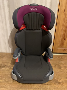 Кресло безопасности Graco Junior Maxi (1 фото из 3)